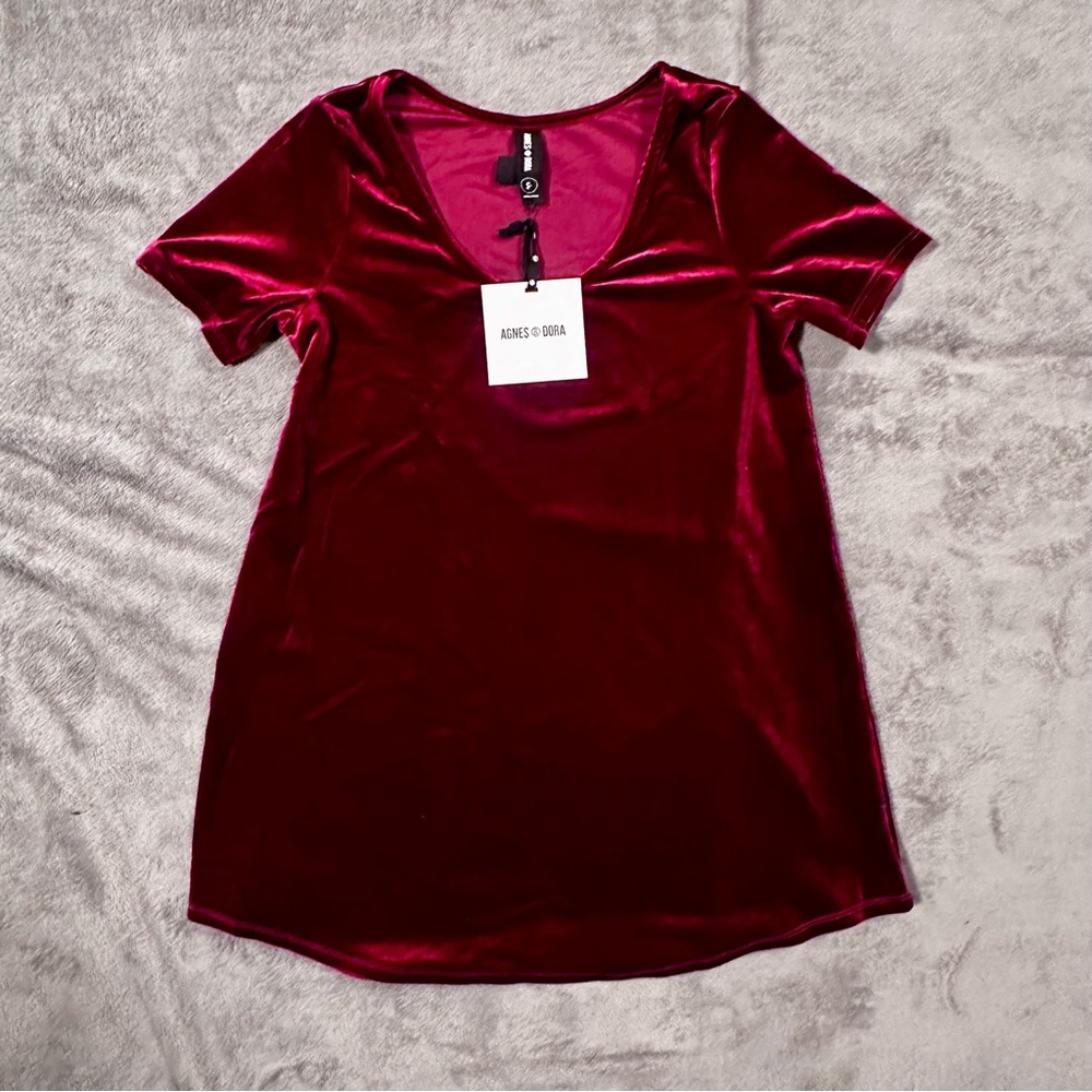 NWT Agnes & Dora Velvet Everyday Tee - Deep Wine - Size Small - Valentine’s Day